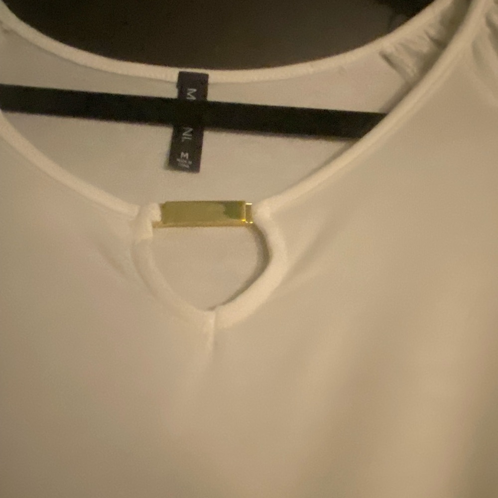 ruched long sleeve top and keyhole accent